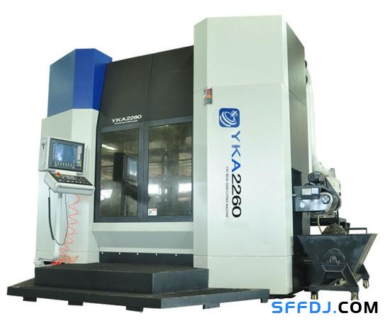 （湖南中大創(chuàng)遠(yuǎn)數(shù)控裝備有限公司研制的中國首臺擁有自主知識產(chǎn)權(quán)的干切機(jī)床）