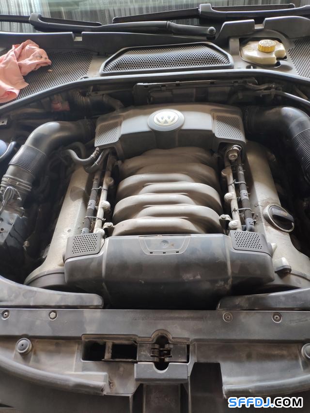 30萬公里的大眾輝騰發(fā)電機(jī)損壞，維修師傅：拆到懷疑人生