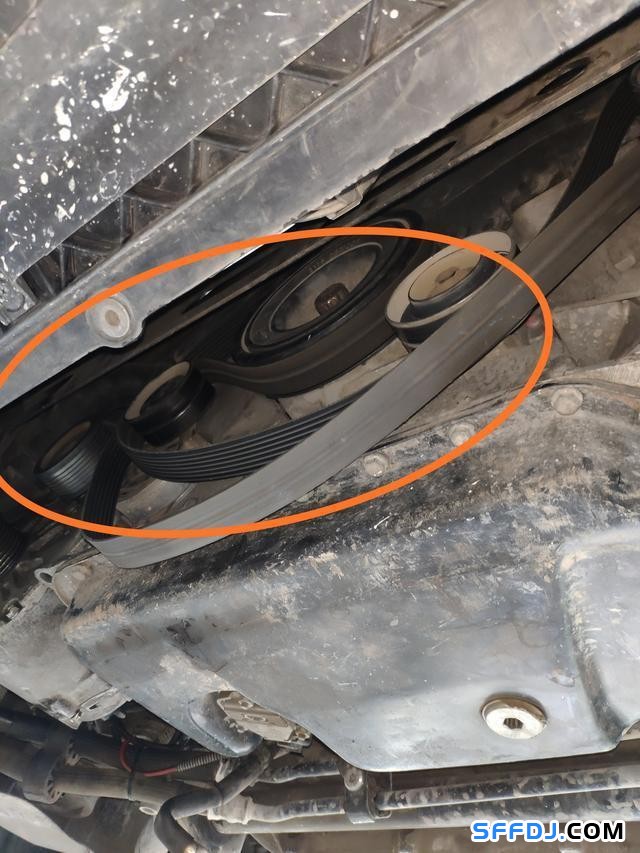 30萬公里的大眾輝騰發(fā)電機(jī)損壞，維修師傅：拆到懷疑人生