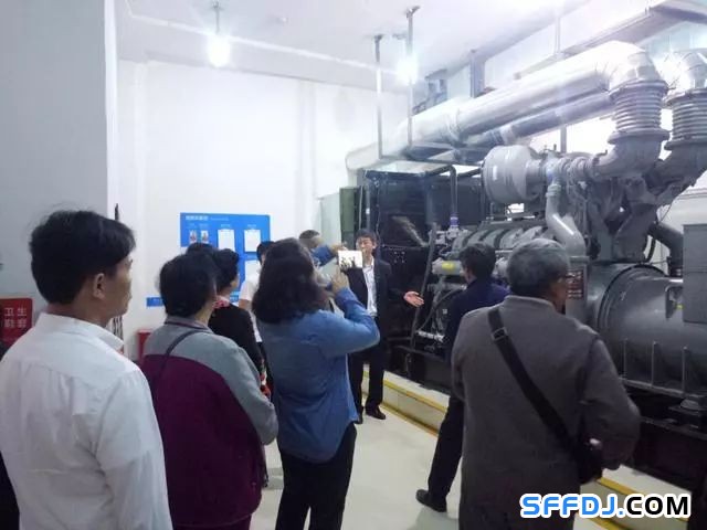 花果園物業(yè)開展"設(shè)備機房開放日"活動： 業(yè)主走進(jìn)"機房重地"